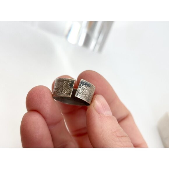 Floral Hand Carved Cigar Banded 925 Sterling Silver Vintage Ring - sz 9 - Picture 2 of 11